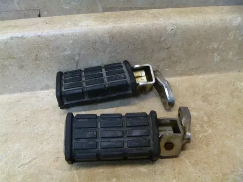 Yamaha 750 XV VIRAGO XV750-H Used Rear Footpegs 1981 #YB39