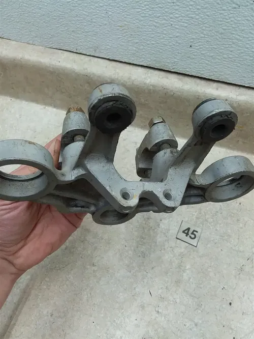 Kawasaki 100 G4-TR Top Triple Clamp 1970s #45 ANX ARP E19