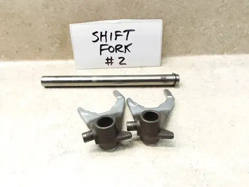 1982 Kawasaki KZ 750 KZ750-N Spectre Engine Gear Shift Fork & Shaft #2 PJ-10