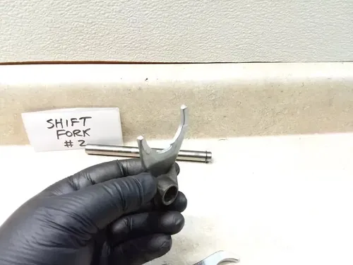 1982 Kawasaki KZ 750 KZ750-N Spectre Engine Gear Shift Fork & Shaft #2 PJ-10
