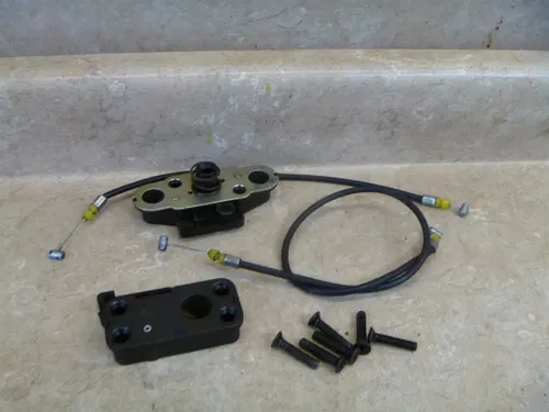Kawasaki ZR7 ZR750 ZR 750 F Used Seat Release Latch Assembly 2000 KB61