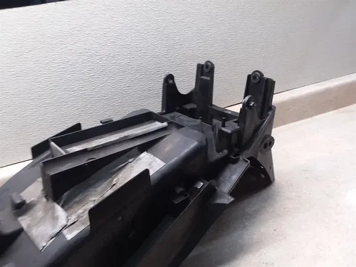 Honda CBR1100-XX CBR1100XX Blackbird Battery Holder Rear Fender 2000 # ANX B154