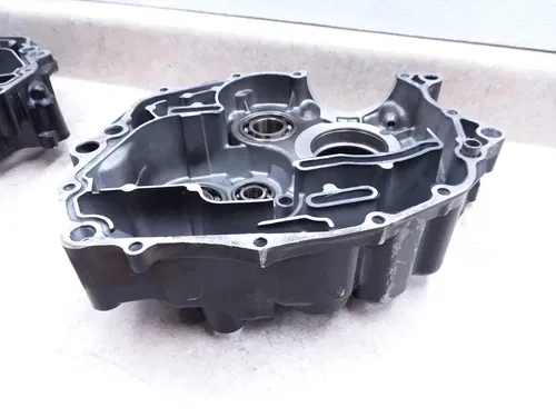 Yamaha 225 XT XT225 Engine Crank Case Set Crankcase BAD BEARING 2003 ANX-C45