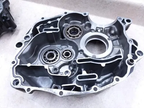 Yamaha 225 XT XT225 Engine Crank Case Set Crankcase BAD BEARING 2003 ANX-C45