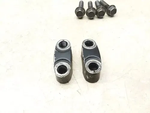 VTG 1982 Yamaha XT550 XT 550 Top Handlebar Mount Holders & Bolts PJ-16