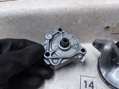 Yamaha 600 TT600 Engine Oil Pump 1984 #14 ANX B213