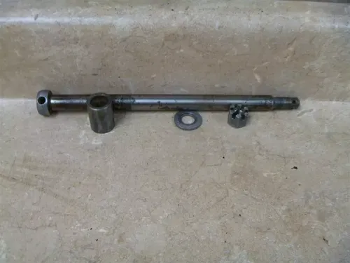 Suzuki 550 GS GS550-E Used Front Wheel Axle 1978 #SB12 Vintage
