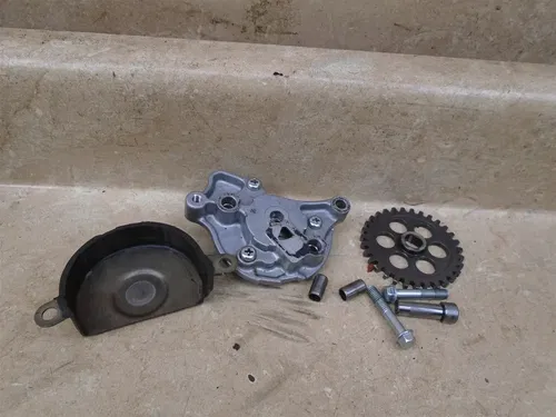 Honda 200 XR XR200R XR200-R RFVC Engine Oil Pump 1984 HB248