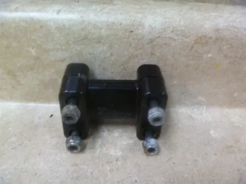 POLARIS 500 INDY TRAIL DELUXE Used Handlebar Clamp Bracket 1990 RB RB15