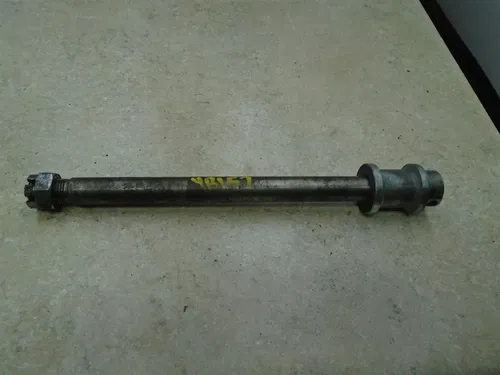 Yamaha 250 DS7 DS-7 Used Rear Wheel Axle 1972 YB157
