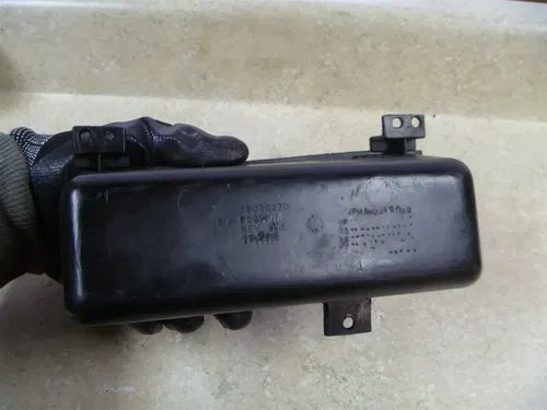 Suzuki 1200 GSF BANDIT GSF1200 Used Frame Box Cover 1998 SB54