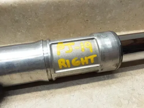 VTG 1983 Honda XR500 XR500R Right Front Fork Leg Tube Assembly PJ-19