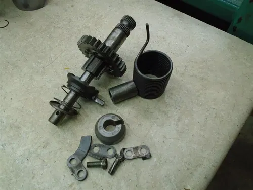 Kawasaki 250 F81 F81M Engine Kickstarter Spindle Shaft 1971 KB139