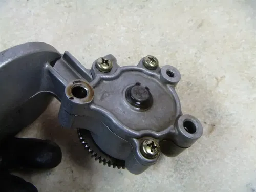 Kawasaki KZ650-D SR KZ650-SR KZ650SR Used Engine Oil Pump 1977 SM204
