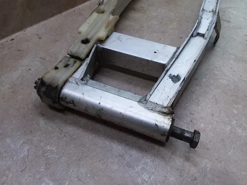 Suzuki RM400 RM250 1979 Aluminum Alloy Swingarm #104 ARP E-SHELF