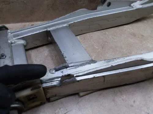 Suzuki RM400 RM250 1979 Aluminum Alloy Swingarm #104 ARP E-SHELF