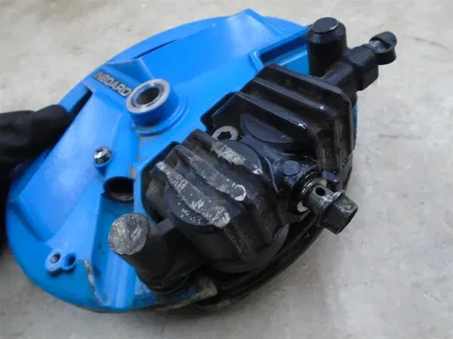 Honda 250 VTR INTERCEPTOR VTR250 Front Brake Caliper & Wheel Cover 1988 GP HB431