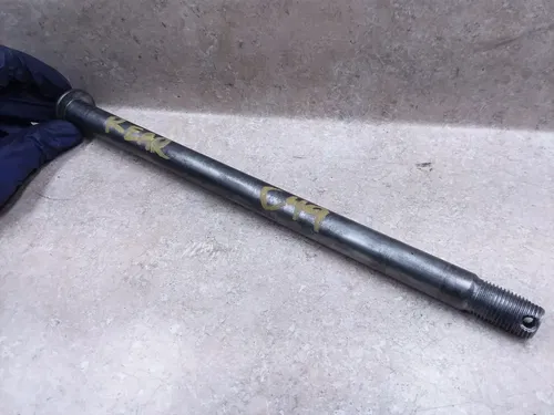 Kawasaki 550 GPZ KZ KZ550-D GP-Z GPz550 Rear Wheel Axle 1981 ANX-C49
