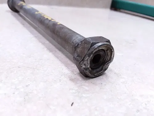 Yamaha Enduro 550 XT XT550 Rear Arm Swingarm Bolt 1982 ANX