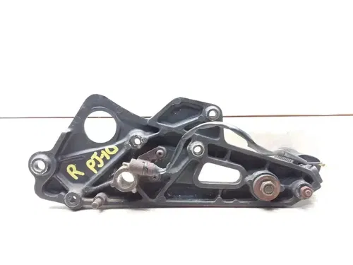 1982 Kawasaki KZ 750 KZ750-N Spectre Right Muffler Stay Footpeg Bracket PJ-10