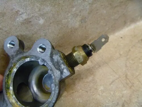 Kawasaki 250 EX NINJA EX250 250R Engine Thermostat Assembly 2005 KB44