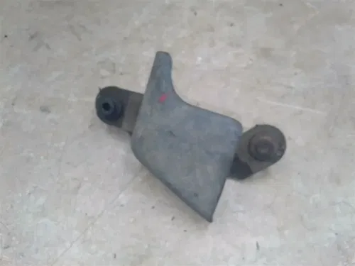 Yamaha 250 XT XT250 Engine Engine Carb Bracket 1984 B-139 ANX