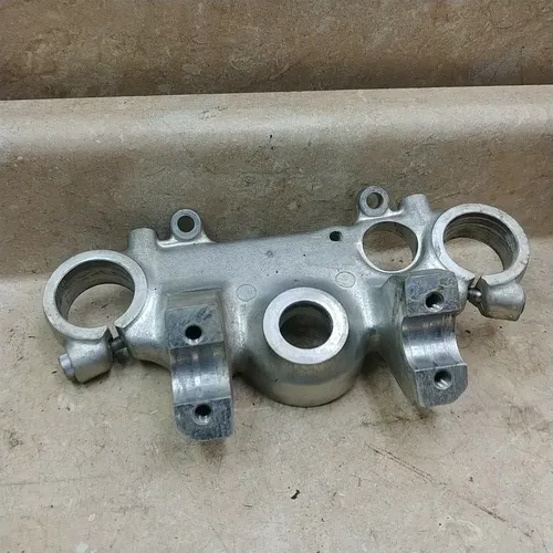 Honda V45 MAGNA 750 VF V750-C Top Triple Clamp 1983 HB601
