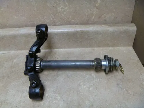 Honda 750 VF V45 SABRE VF750-S VF 750 S Steering Stem 1982 HB112