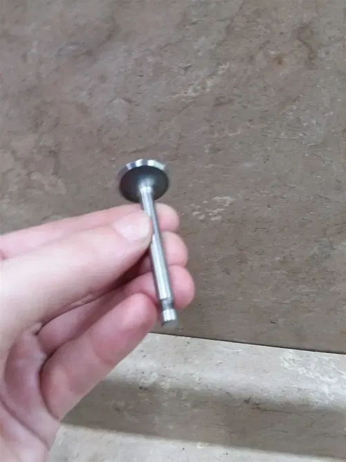 Nippon Engine INTAKE C100 50 CUB Valve 1960s #45 ARP E28