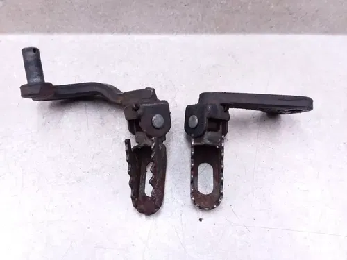 Yamaha Enduro 550 XT XT550 Footpeg Bracket Foot Peg Rest Step Pair 1982 ANX