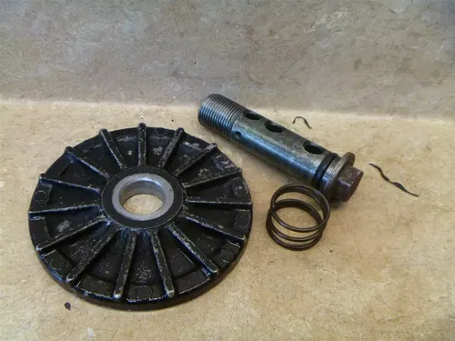 Kawasaki 1000 ZG CONCOURS ZG1000 Used Engine Oil Filter Cover & Bolt 1986 KB53