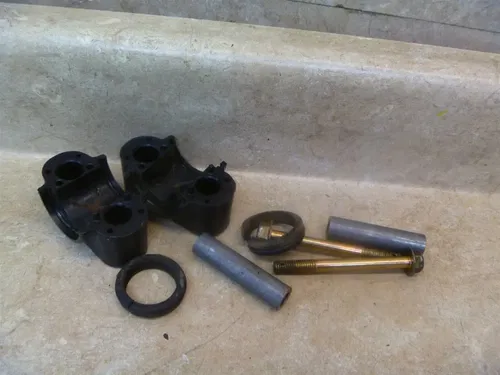 Suzuki 250 LT LT250-F LT-F250W QUADRUNNER Used Steering Stem Clamps 1998 SB59
