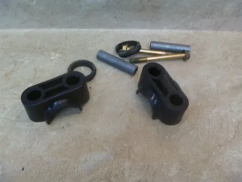 Suzuki 250 LT LT250-F LT-F250W QUADRUNNER Used Steering Stem Clamps 1998 SB59
