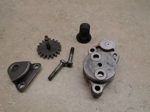 Honda 175 XL SPORT XL175-K1 Used Engine Oil Pump 1974 HB242