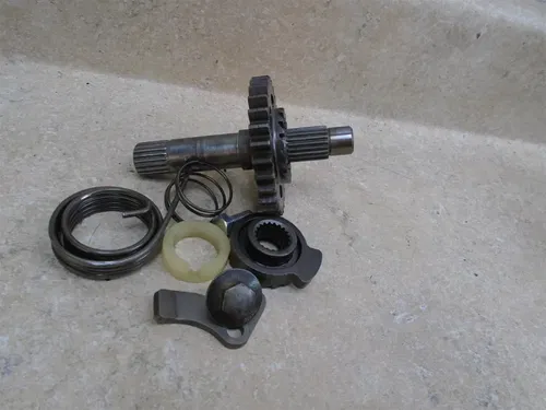 Honda 125 CR CR125-R CR125R Used Engine Kickstarter Spindle Shaft1988 HB228