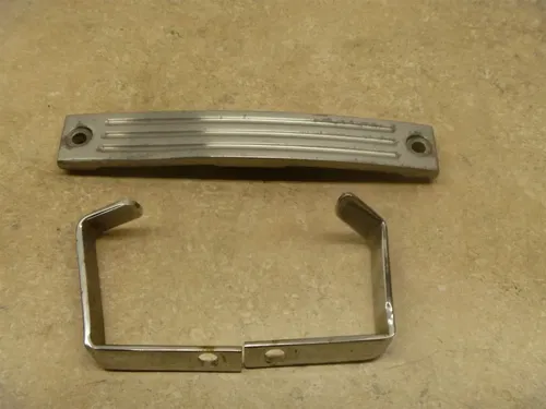Kawasaki 1500 VN VULCAN NOMAD VN1500-G Front Emblem Cover Brackets 1999 KB89