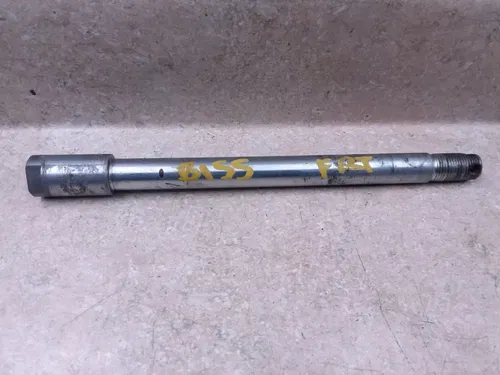 Kawasaki 400 KZ KZ400 (KZ400B) Front Wheel Axle Bolt 1979 VTG ANX-B155