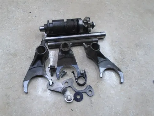 Honda 250 XR XR250R XR250-R Used Engine Shift Drum Forks 1982 HB273