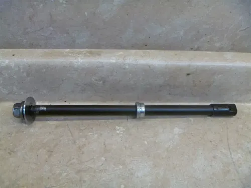 Yamaha 1100 XVS V-STAR CUSTOM XVS1100 Used Swingarm Bolt 2001 YB105