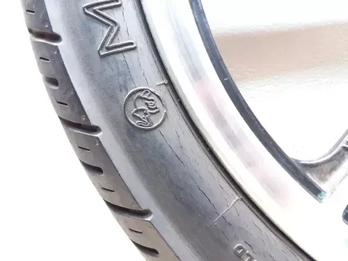 1988 Kawasaki VN 1500 Vulcan VN1500-A2 Front Wheel Bad Tire PJ-11