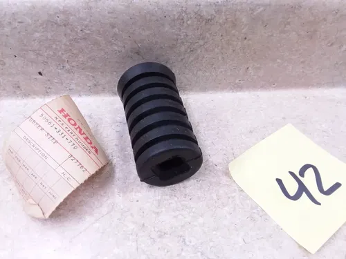 50661-331-770 Vintage Unused NOS Honda 125 SL125 Front Footpeg Rubber #42 ANX-C1