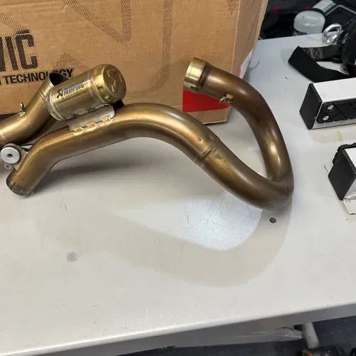 Akrapovic Full Exhaust System 
