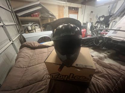 Bell Moto 9 Helmets - Size L