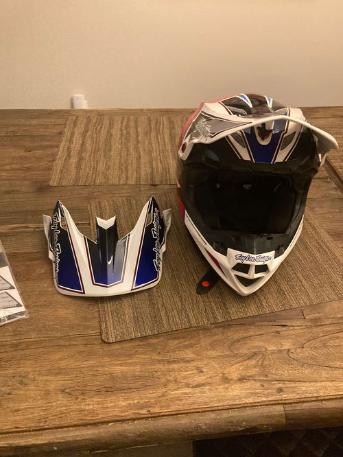 Medium Troy Lee Designs SE5 Composite 