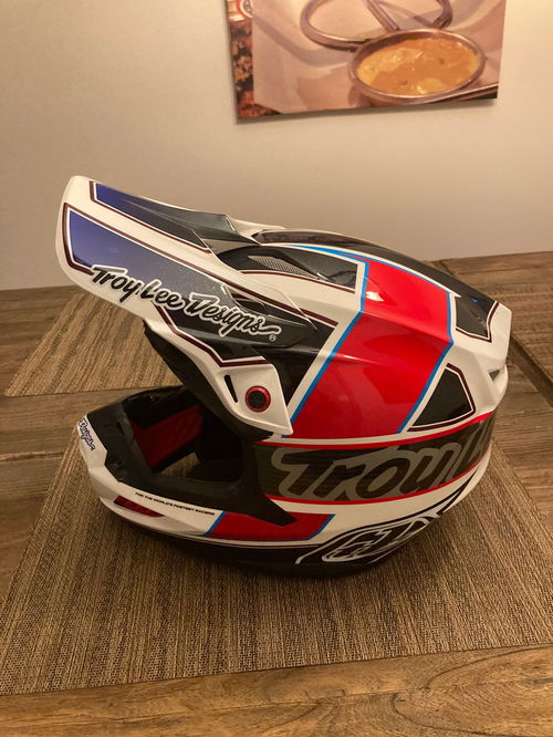 Medium Troy Lee Designs SE5 Composite 