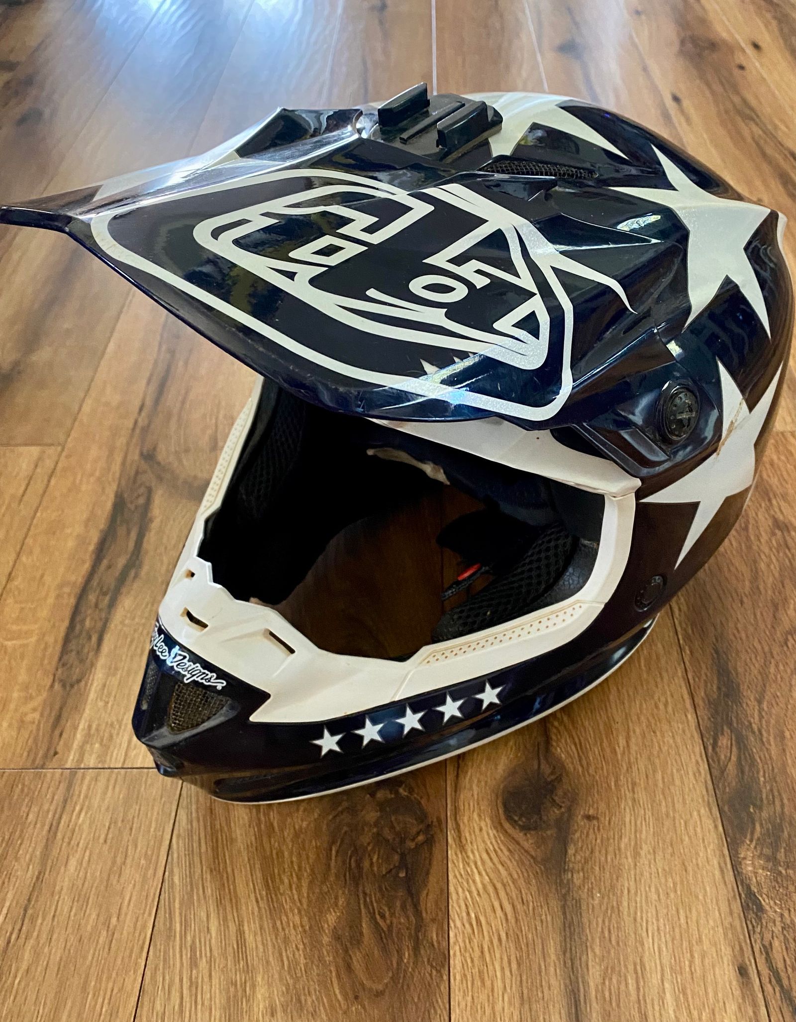 Troy lee hot sale freedom helmet
