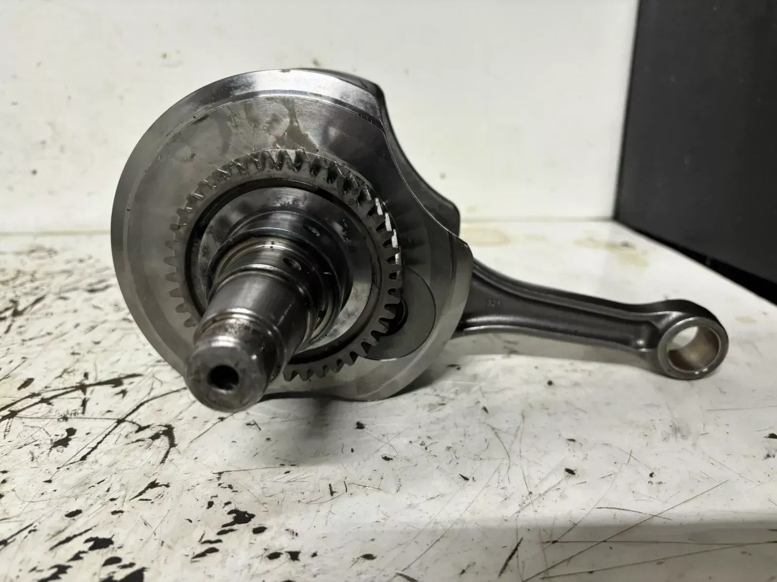 CRANKSHAFT ASSY W/BALANCE GEAR 420295192 2004 CAN AM