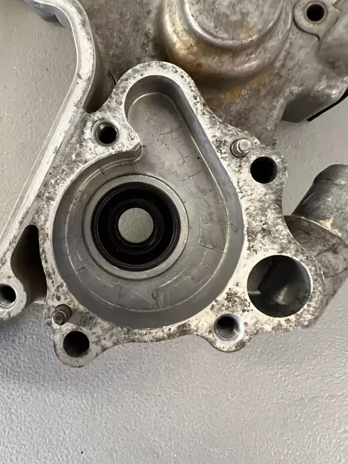 2004 Honda CR125R Right Crankcase Cover OEM 11340-KSR-A00 Inner Clutch 04 CR 125
