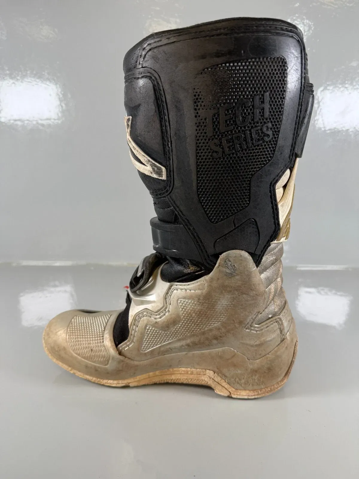 Alpinestars Tech 7s Motocross Boots Size 4 EU 37 White Silver Black Red Youth MX