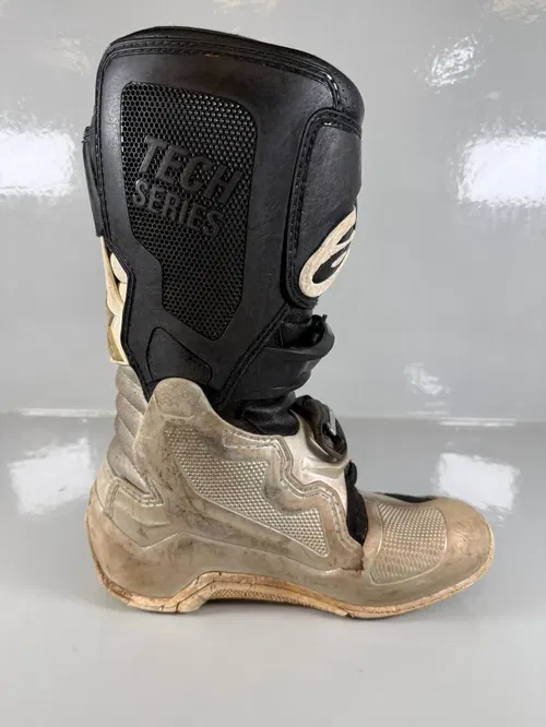 Alpinestars Tech 7s Motocross Boots Size 4 EU 37 White Silver Black Red Youth MX